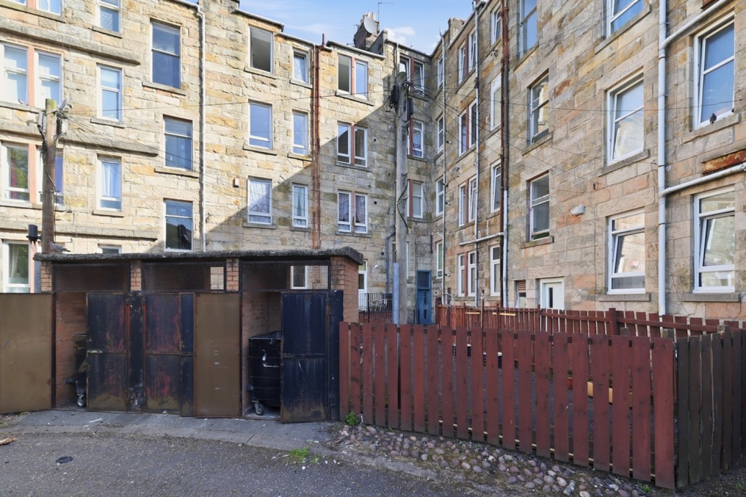 1 bedroom Flat for Sale Ellangowan Road, Glasgow