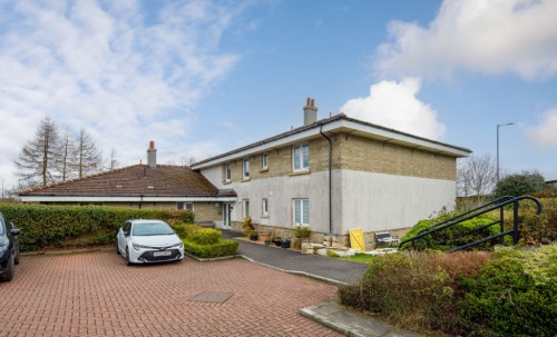 TRAQUAIR GARDENS- NEWTON MEARNS- UNFURNISHED