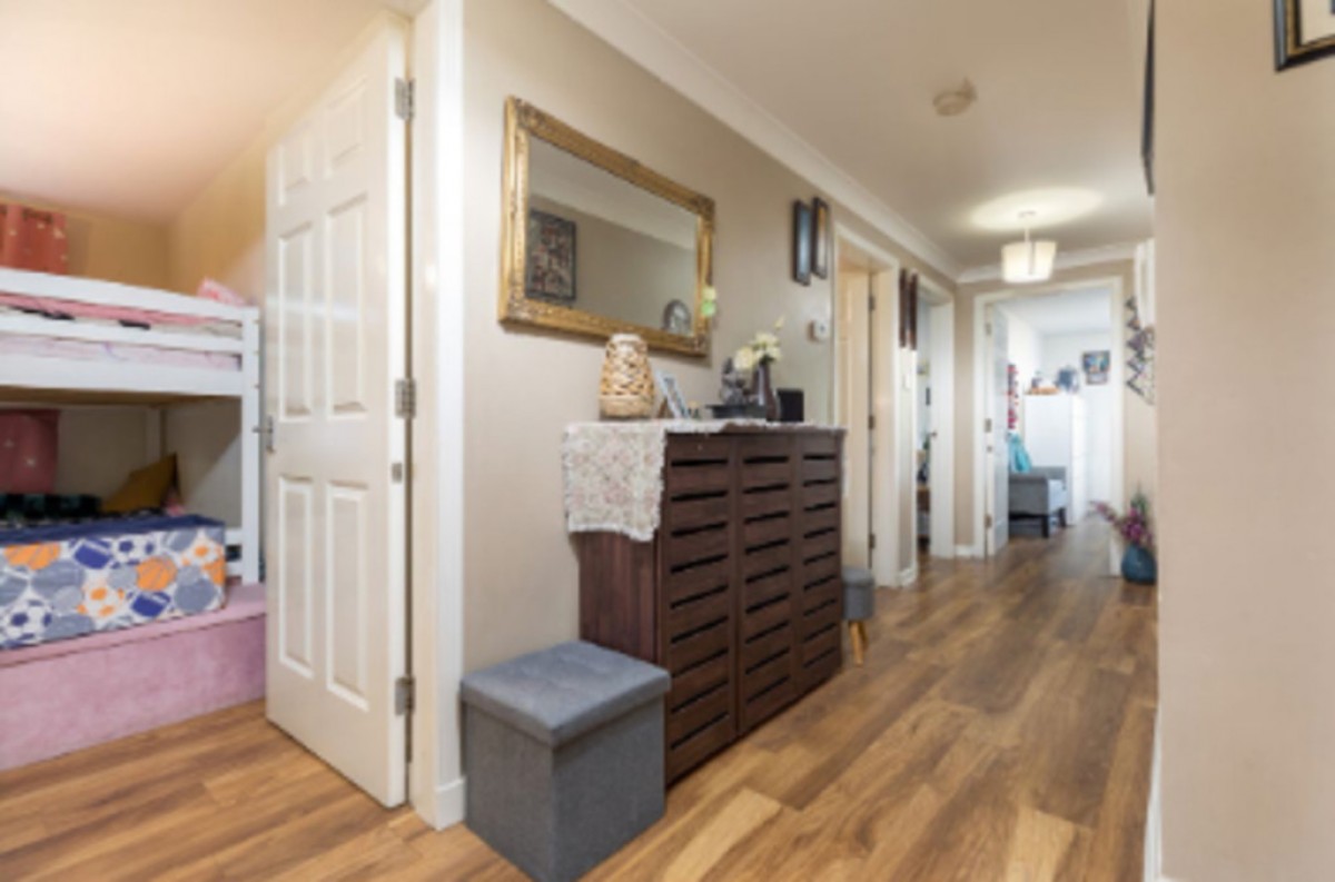 TRAQUAIR GARDENS- NEWTON MEARNS- UNFURNISHED