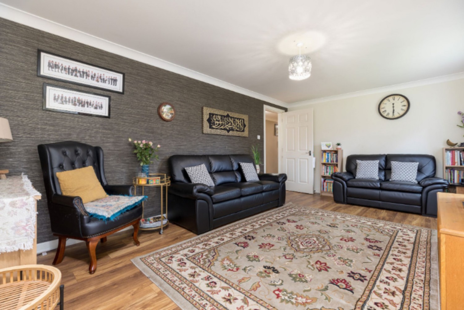 2 bedroom Flat for Letting TRAQUAIR GARDENS- NEWTON MEARNS- UNFURNISHED
