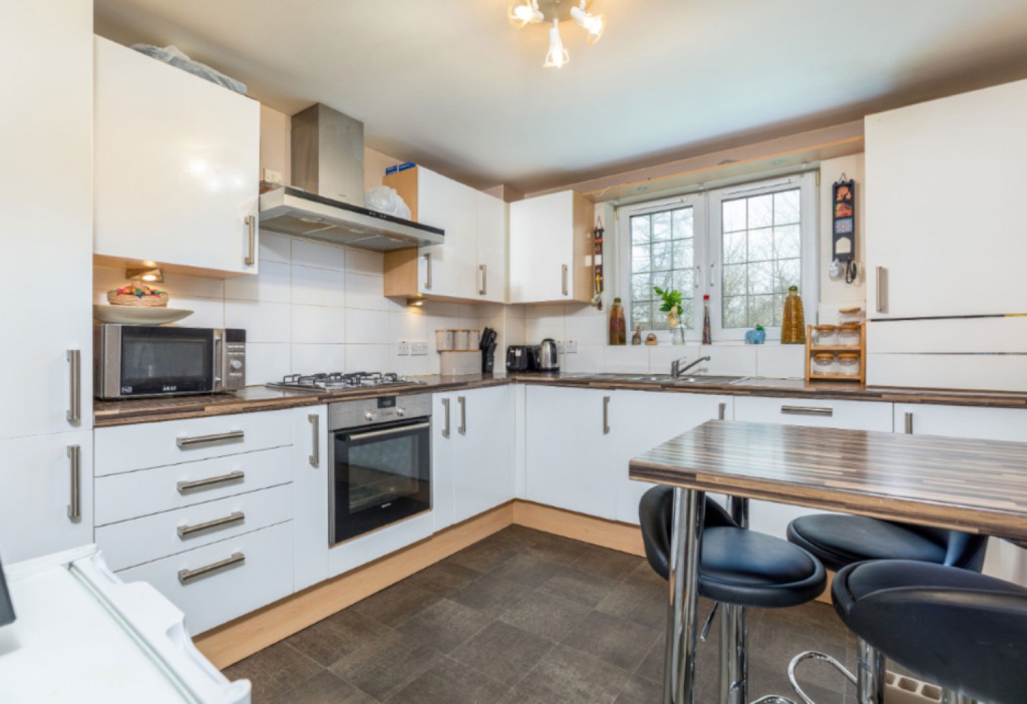 2 bedroom Flat for Letting TRAQUAIR GARDENS- NEWTON MEARNS- UNFURNISHED