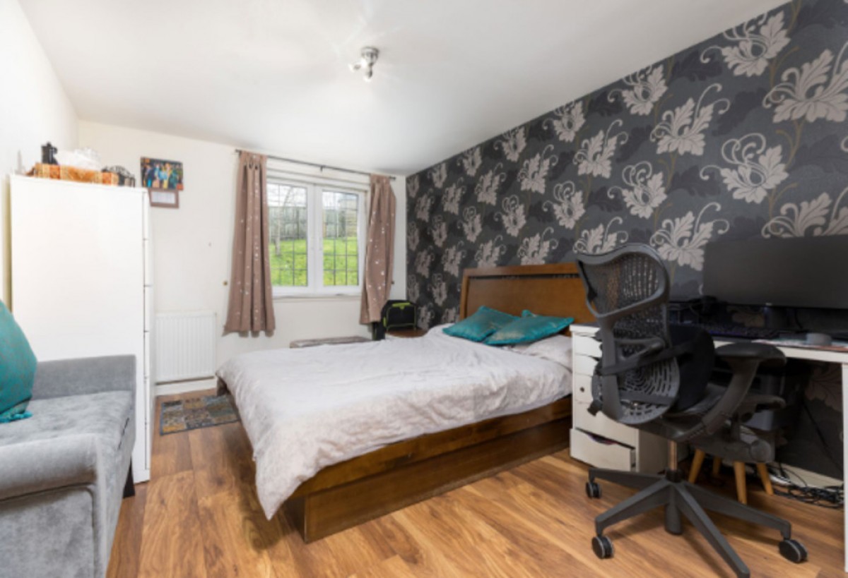 TRAQUAIR GARDENS- NEWTON MEARNS- UNFURNISHED