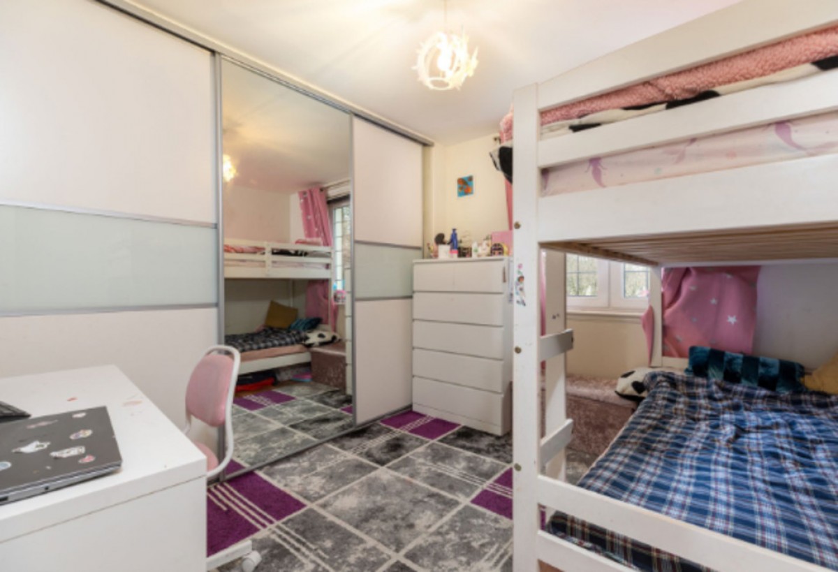 TRAQUAIR GARDENS- NEWTON MEARNS- UNFURNISHED