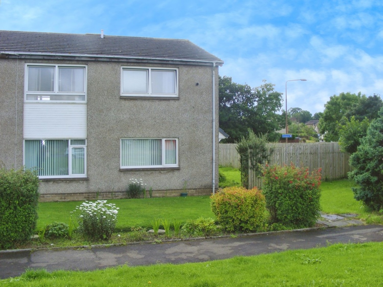 2 bedroom Flat for Letting Langton View, East Calder