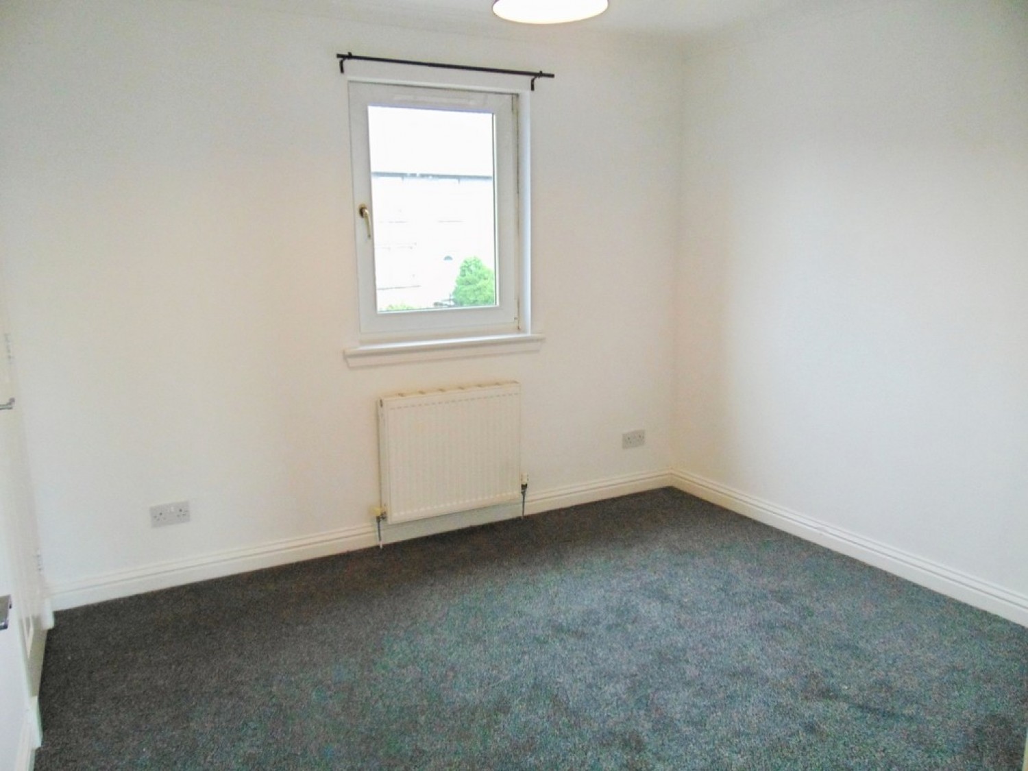 2 bedroom House for Letting Charles Crescent, Bathgate