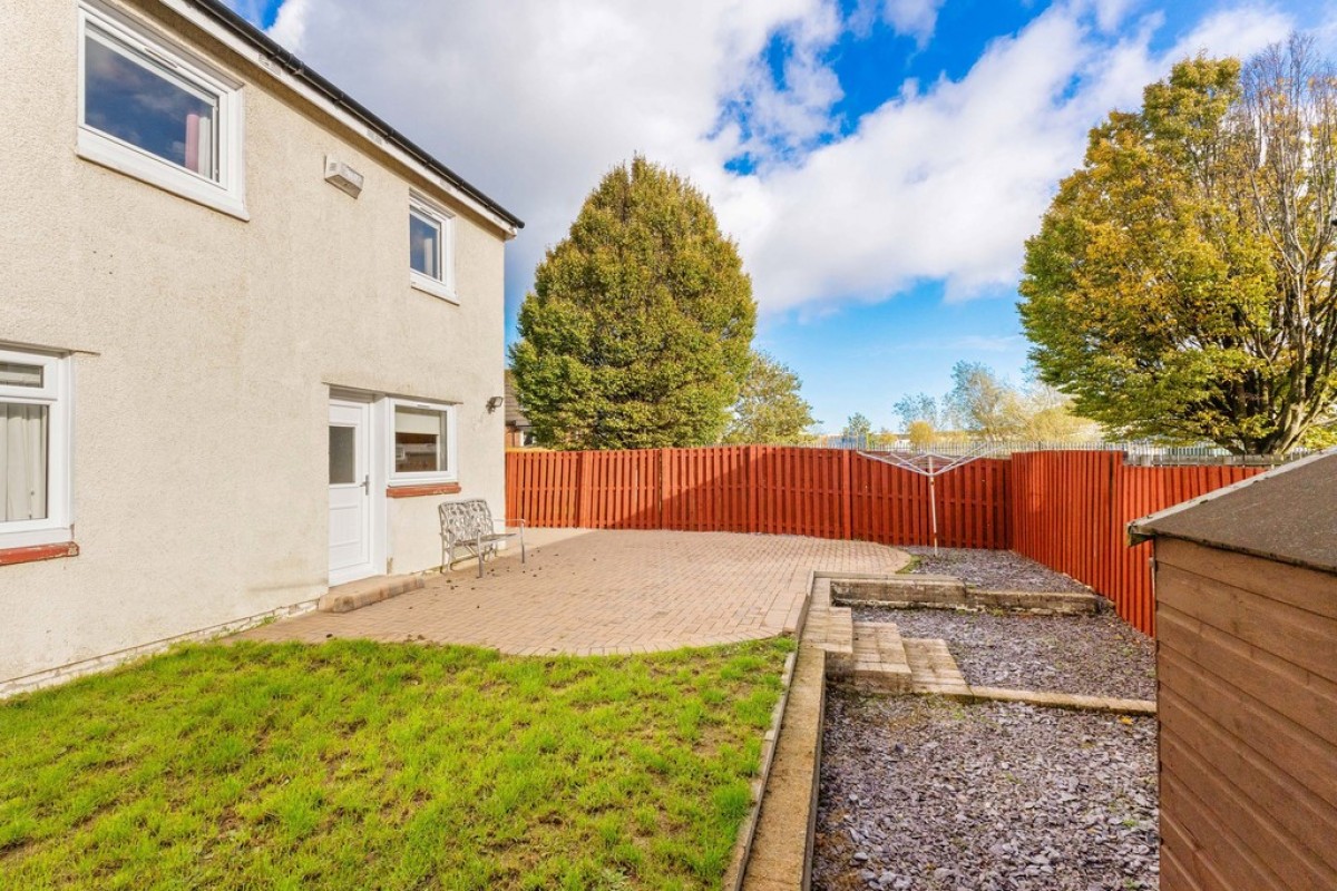 Kenmore Avenue, Livingston