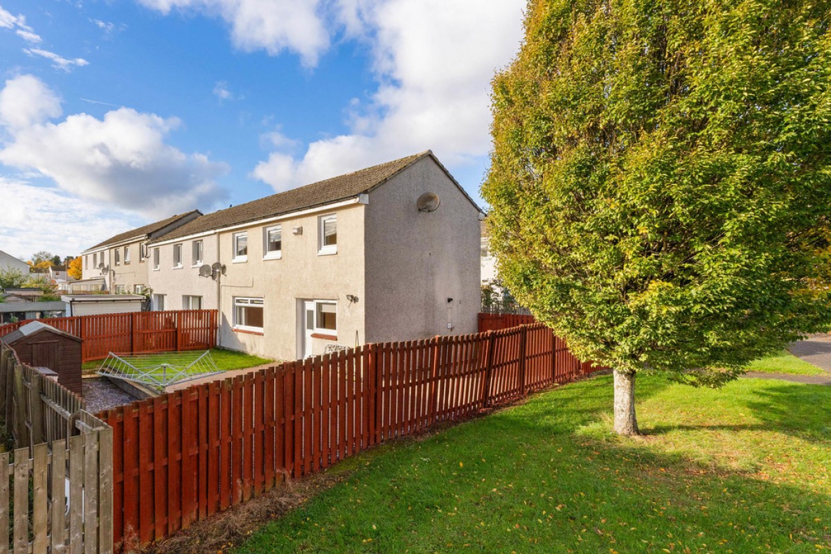 Kenmore Avenue, Livingston