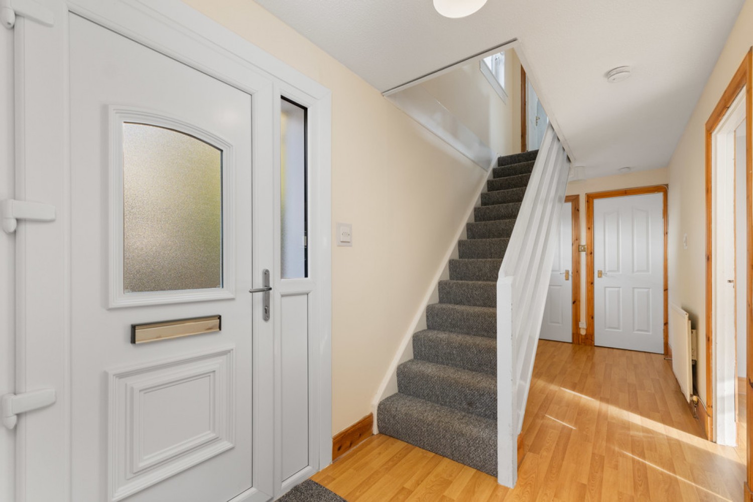 Kenmore Avenue, Livingston