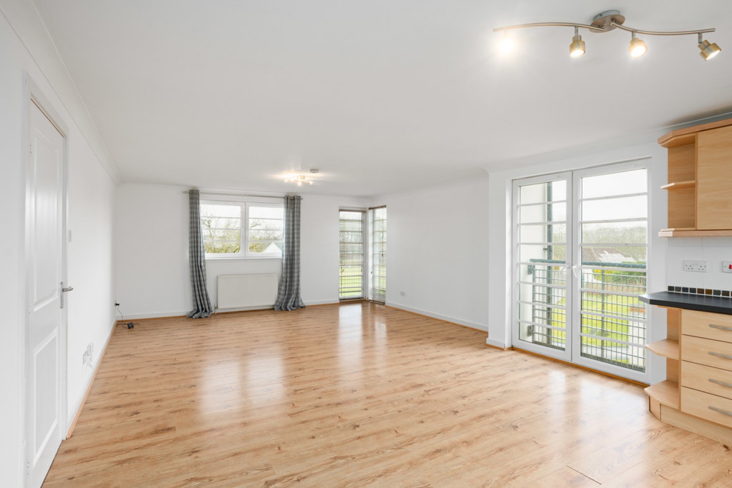 Whiteside Court, Bathgate