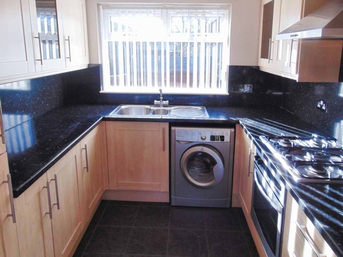 Kirkfield East, Livingston Village