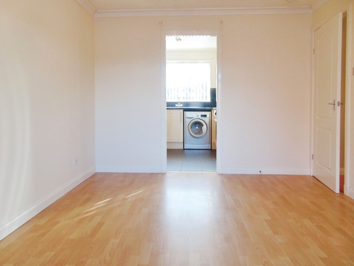 Kirkfield East, Livingston Village