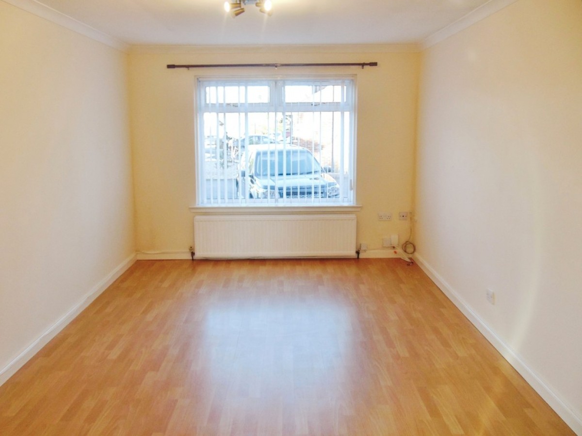 Kirkfield East, Livingston Village