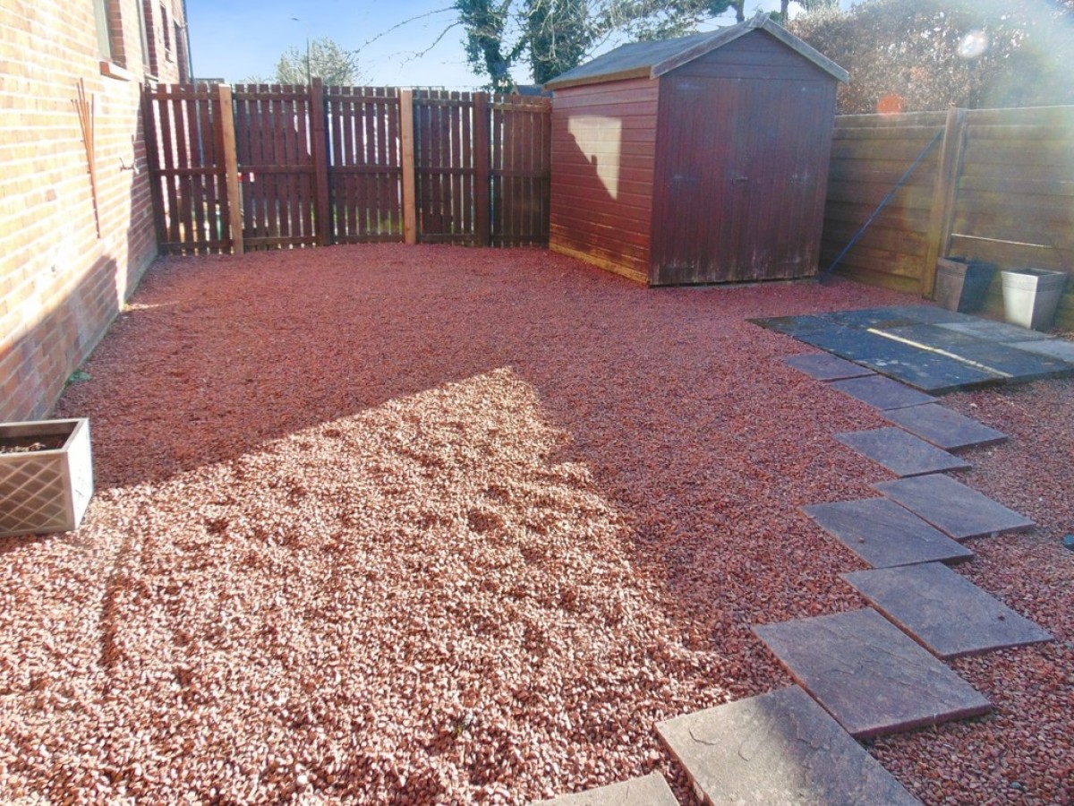 Kirkfield East, Livingston Village