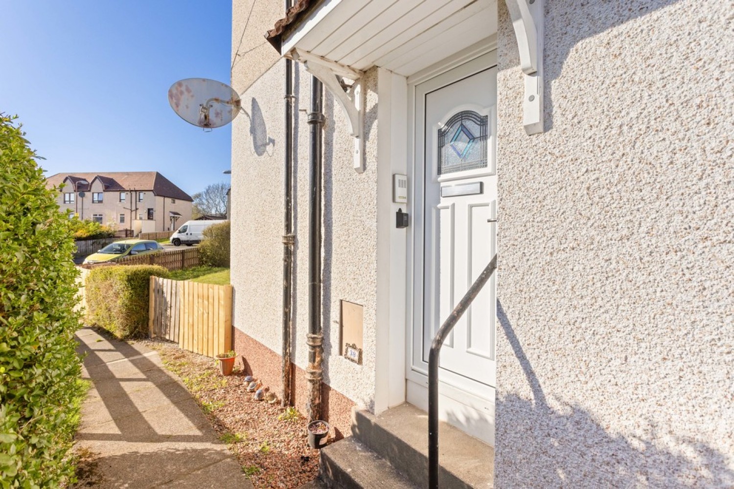 2 bedroom Flat for Letting Riddochill Crescent, Blackburn, West Lothian