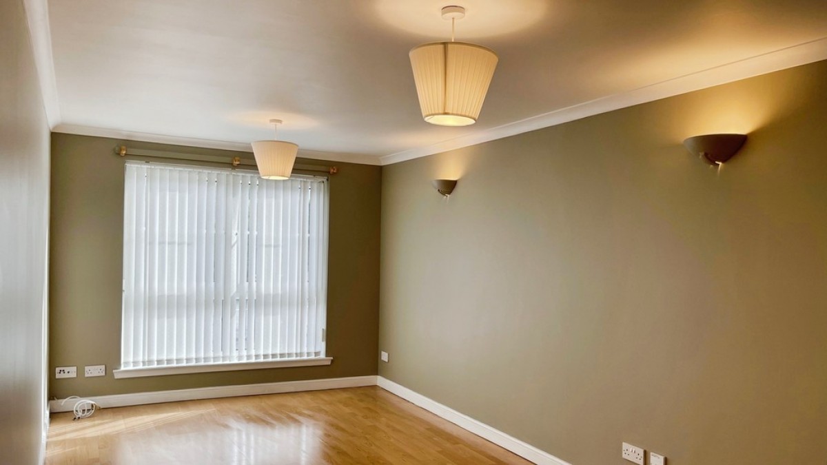 21 West End, West Calder