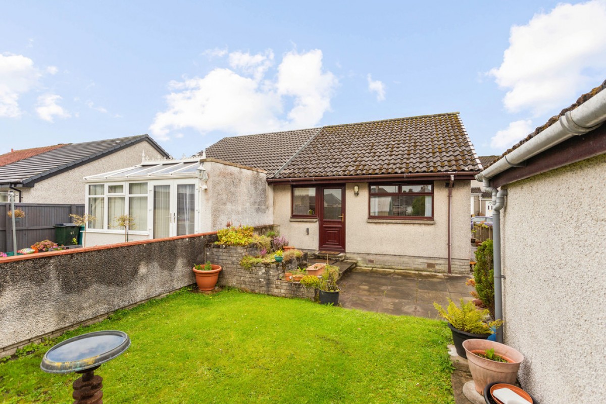 Livingstone Quadrant , Eastfield, Shotts