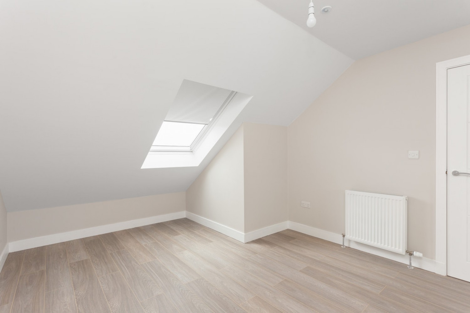 2 bedroom Flat for Letting Burdiehouse Terrace, Edinburgh