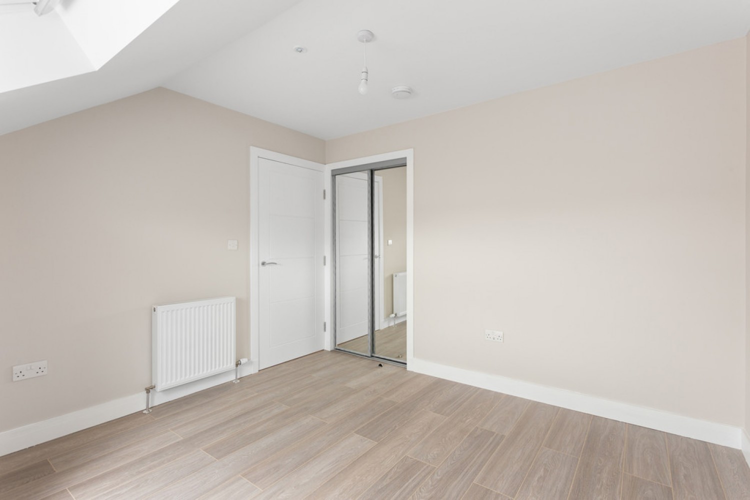 2 bedroom Flat for Letting Burdiehouse Terrace, Edinburgh