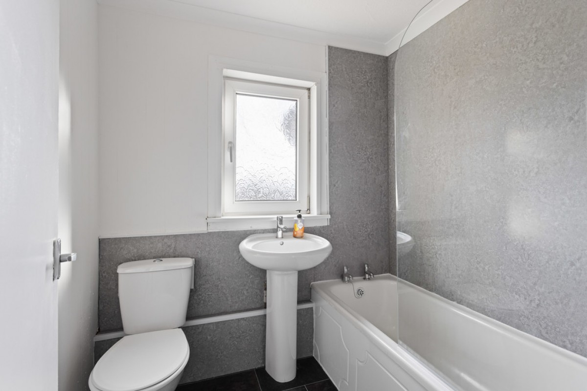 Ballochnie Drive, Plains, Airdrie