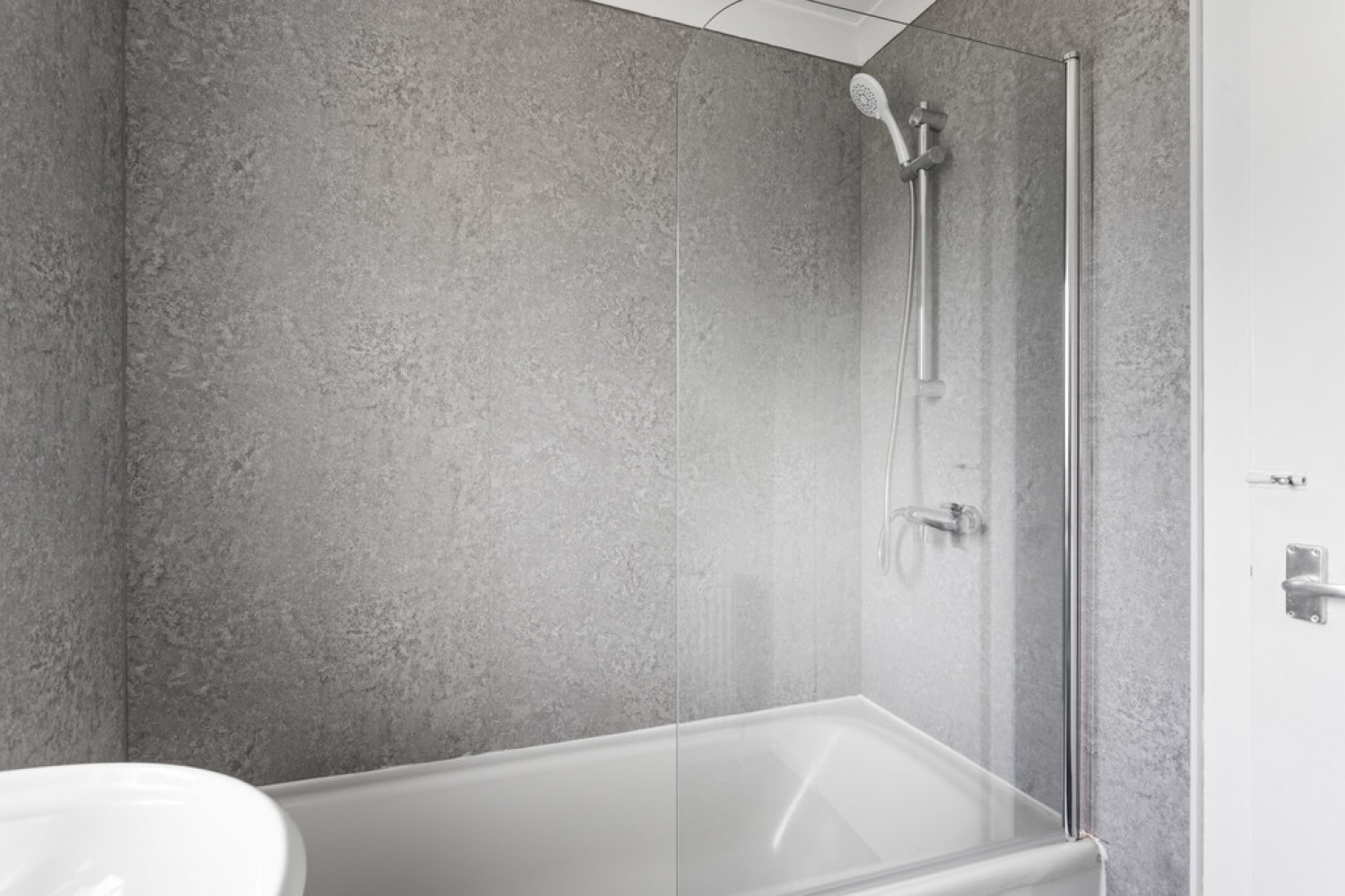 2 bedroom House in Ballochnie Drive, Plains, Airdrie