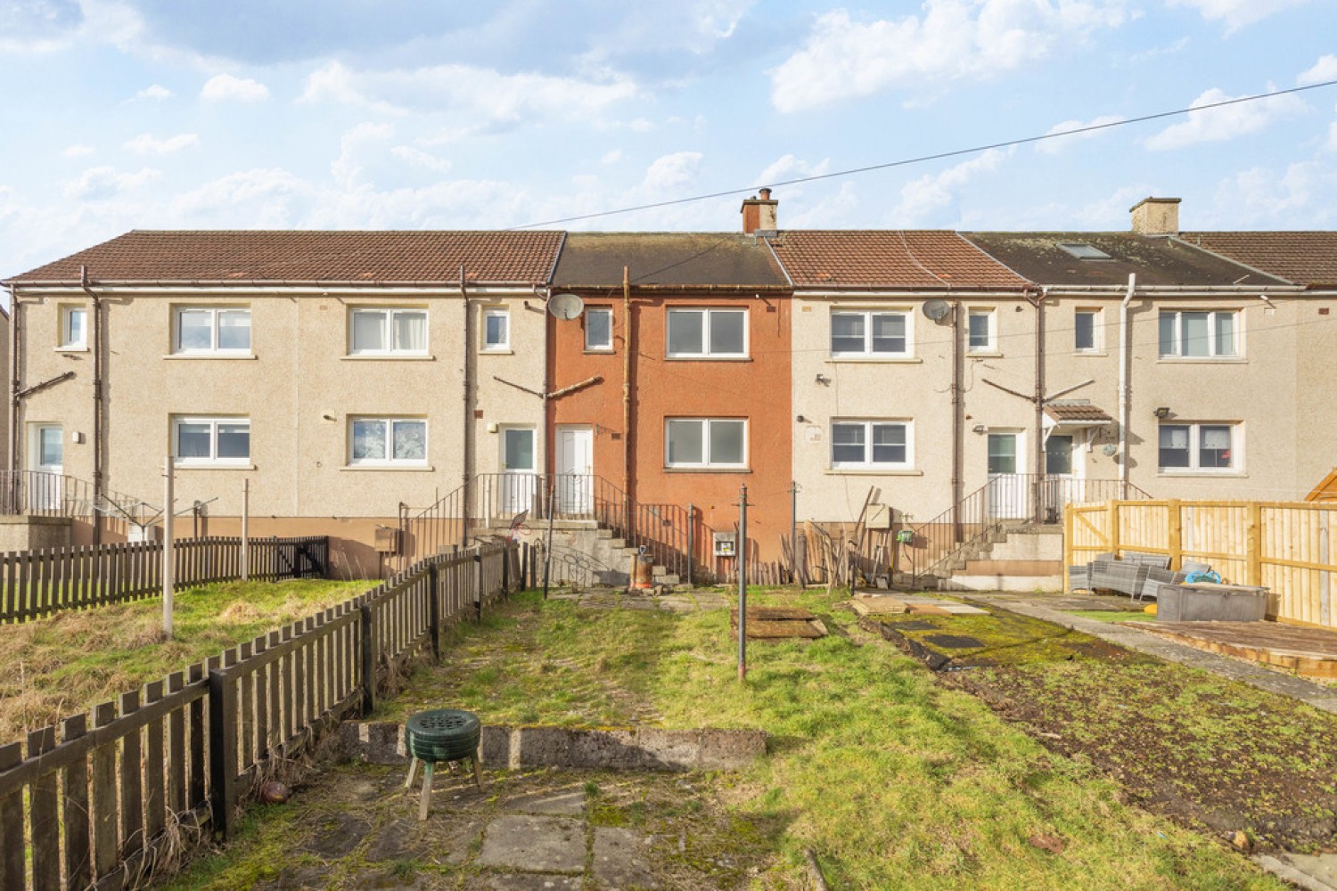 2 bedroom House in Ballochnie Drive, Plains, Airdrie