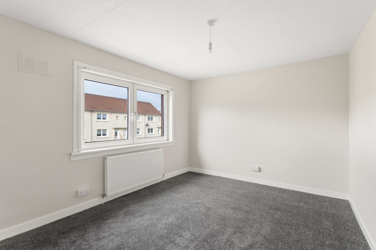 2 bedroom House in Ballochnie Drive, Plains, Airdrie