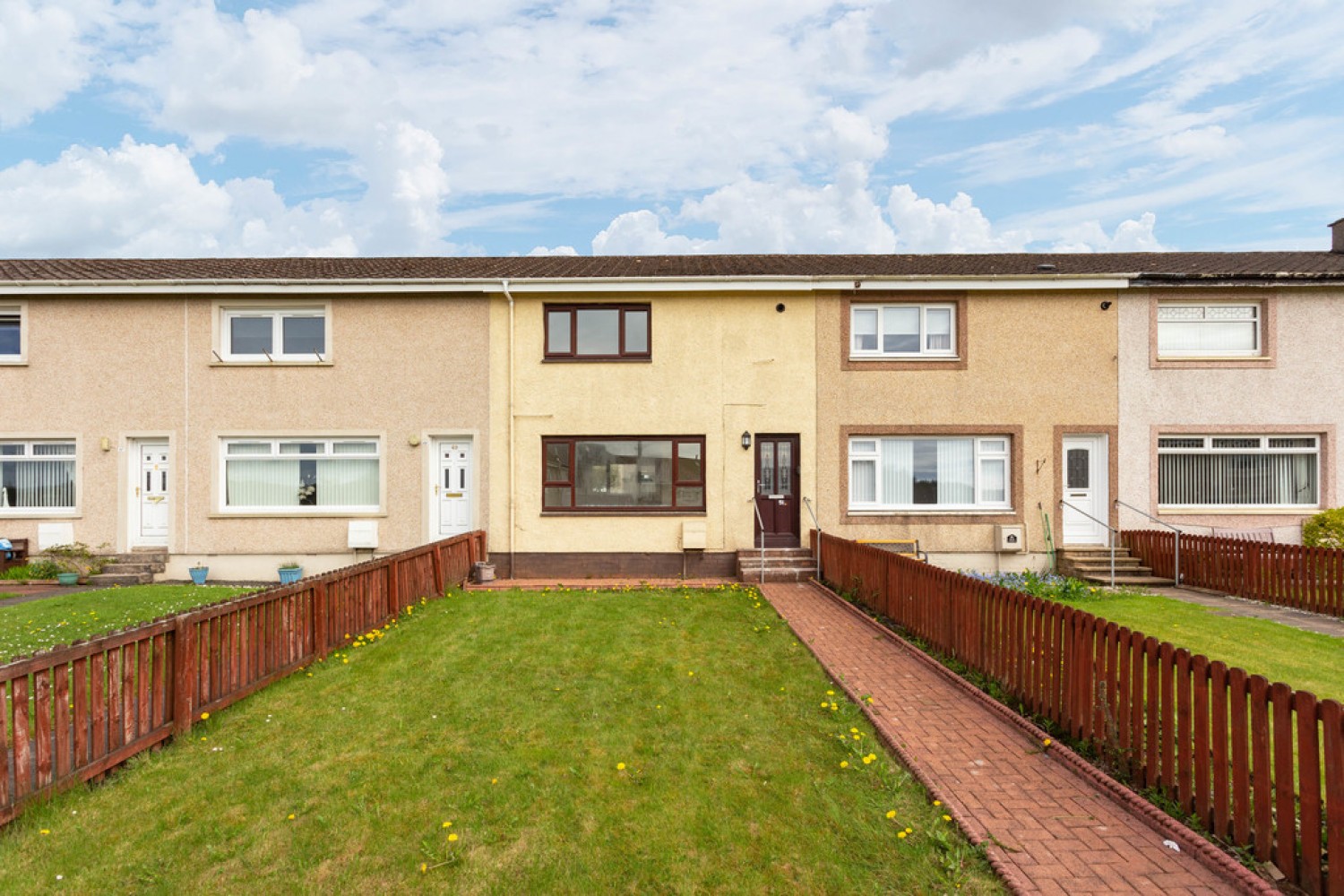 2 bedroom House in Burnside Crescent, Shotts