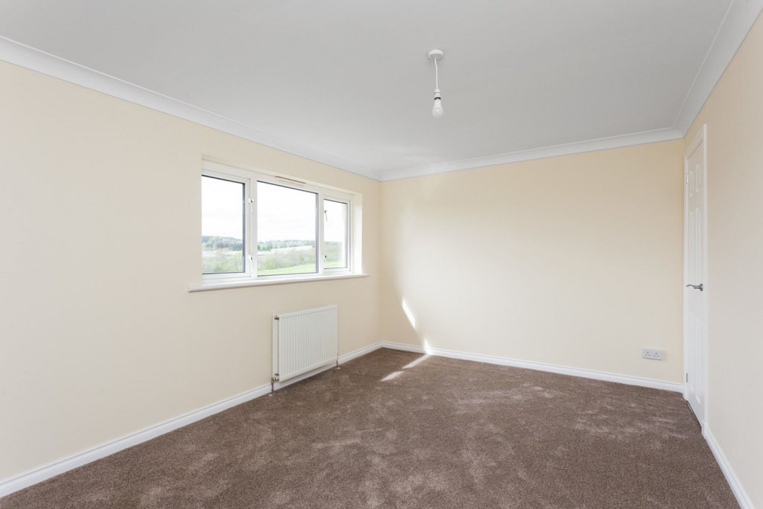 2 bedroom House in Burnside Crescent, Shotts