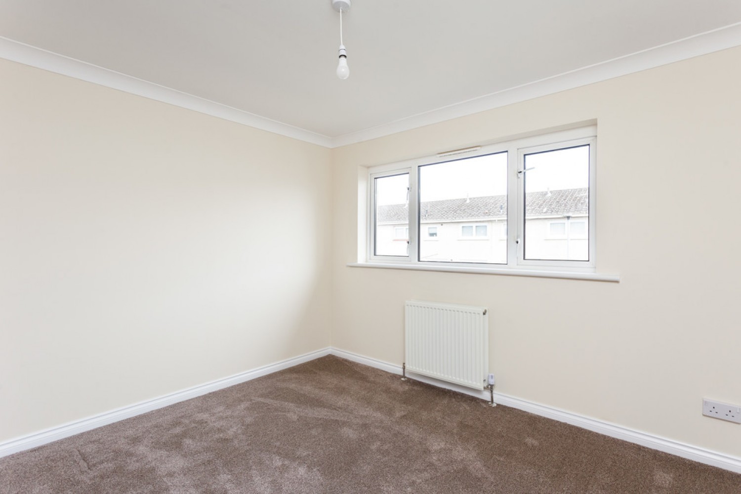 2 bedroom House in Burnside Crescent, Shotts