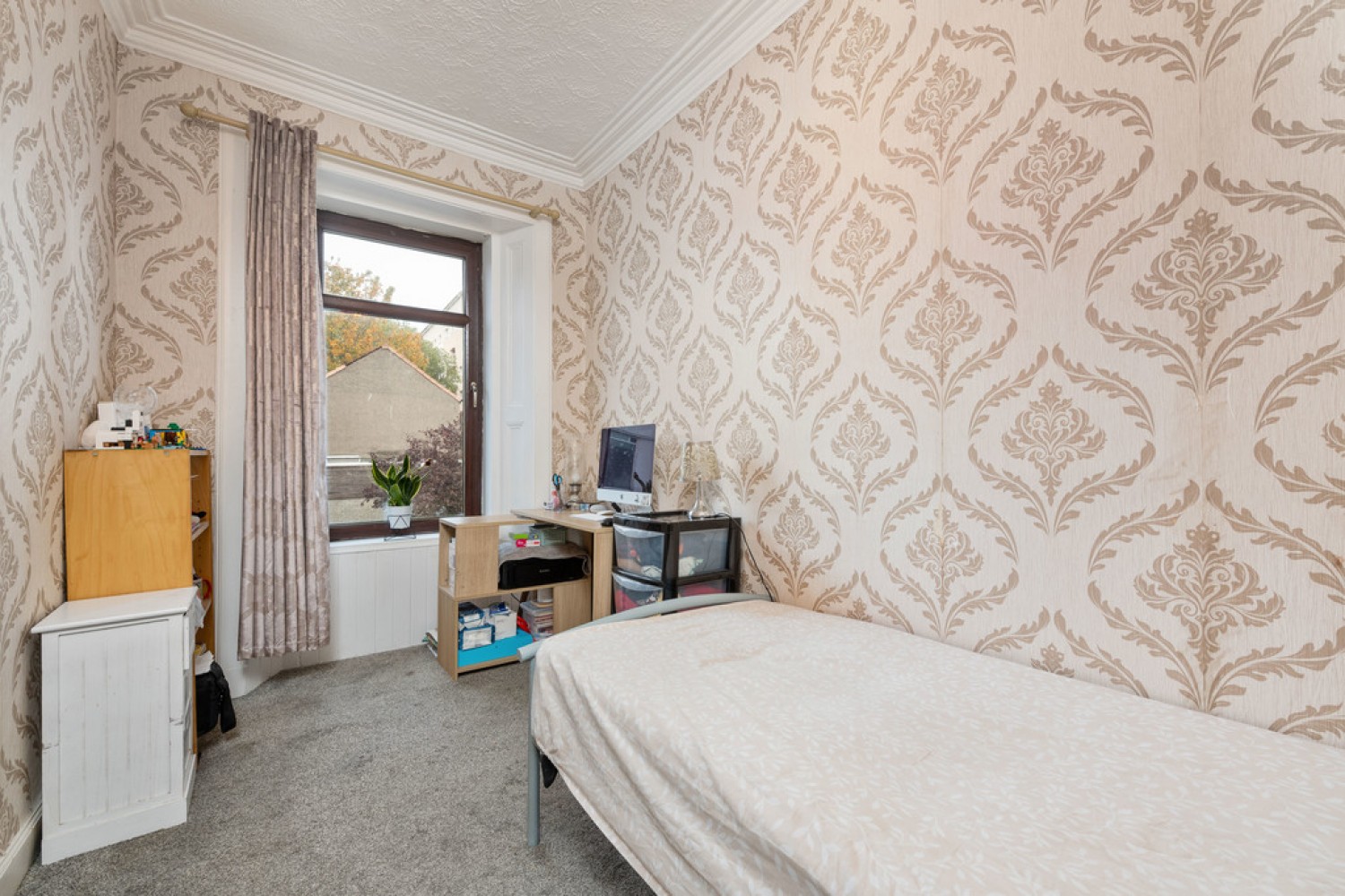 3 bedroom Flat for Sale Mid Street, Bathgate