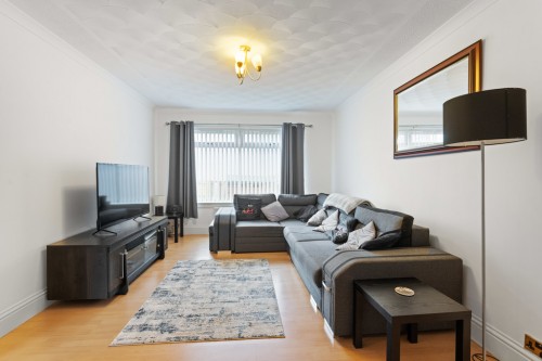 Falconer Rise, Livingston