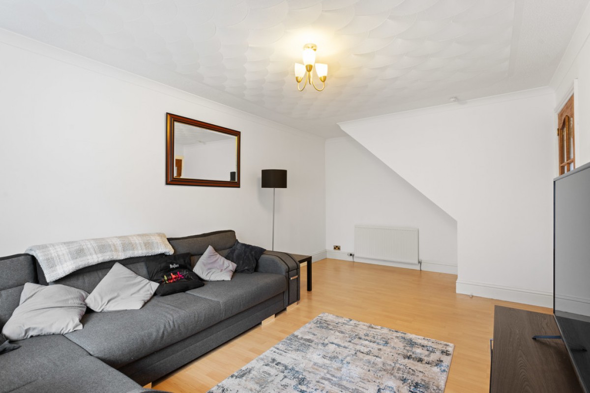 Falconer Rise, Livingston