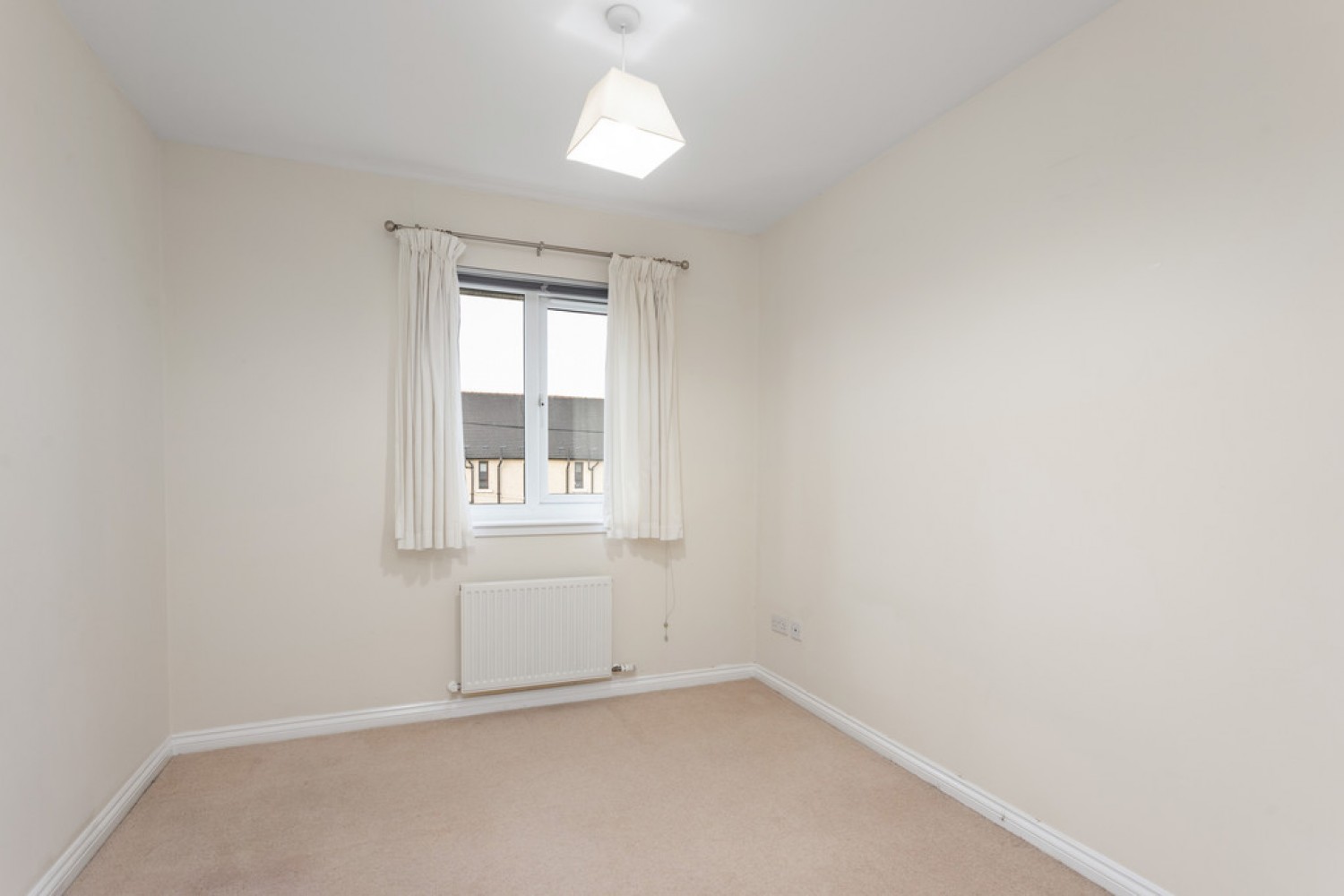 4 bedroom House in Harvie Gardens, Armadale