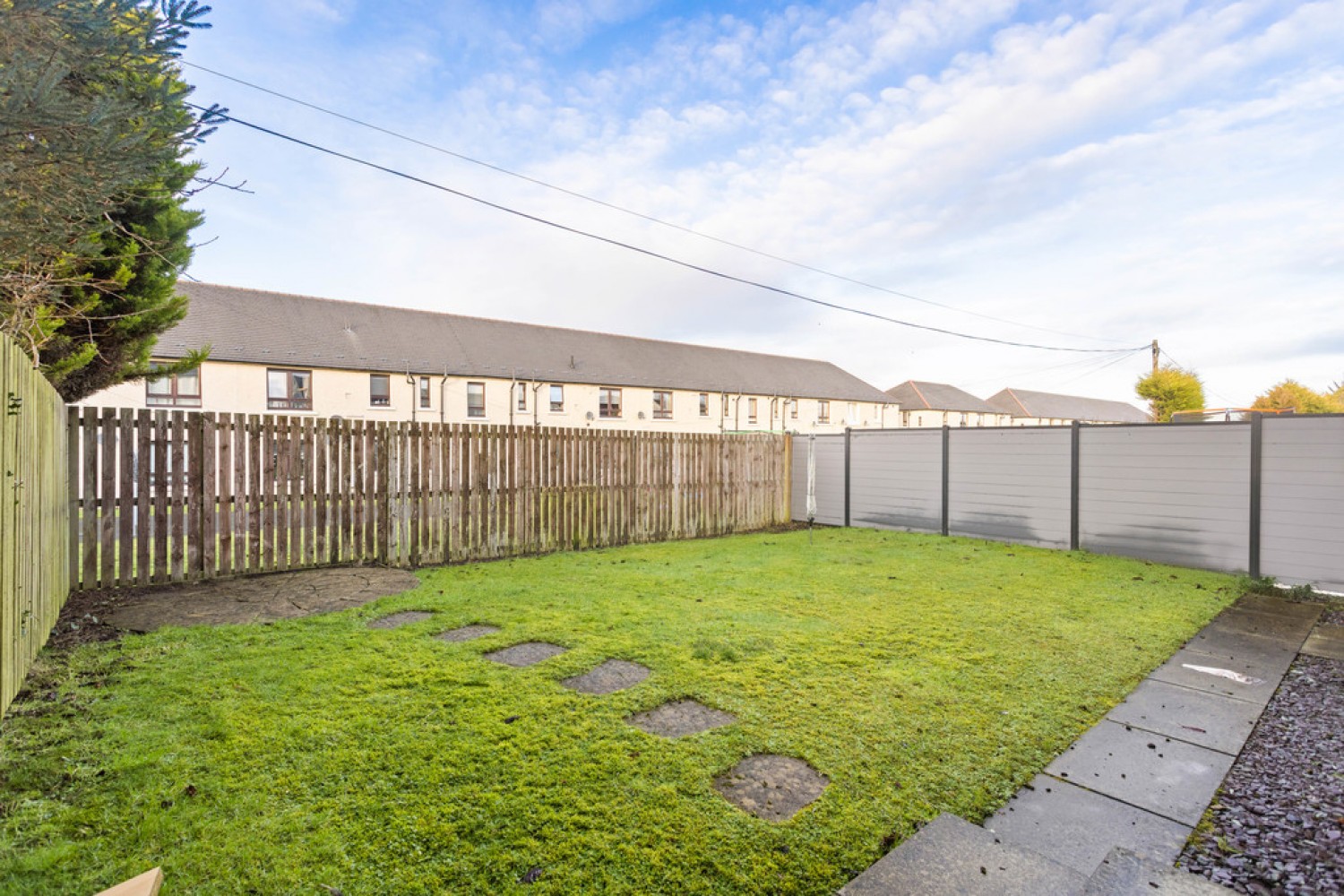 4 bedroom House in Harvie Gardens, Armadale