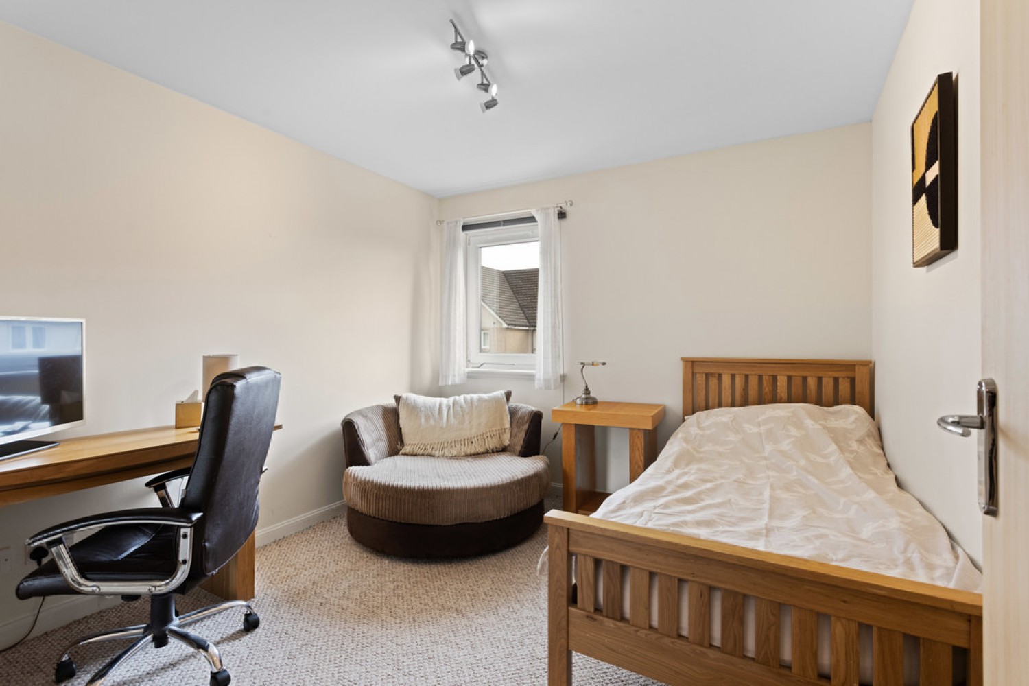 2 bedroom Flat for Letting Hawk Brae, Livingston
