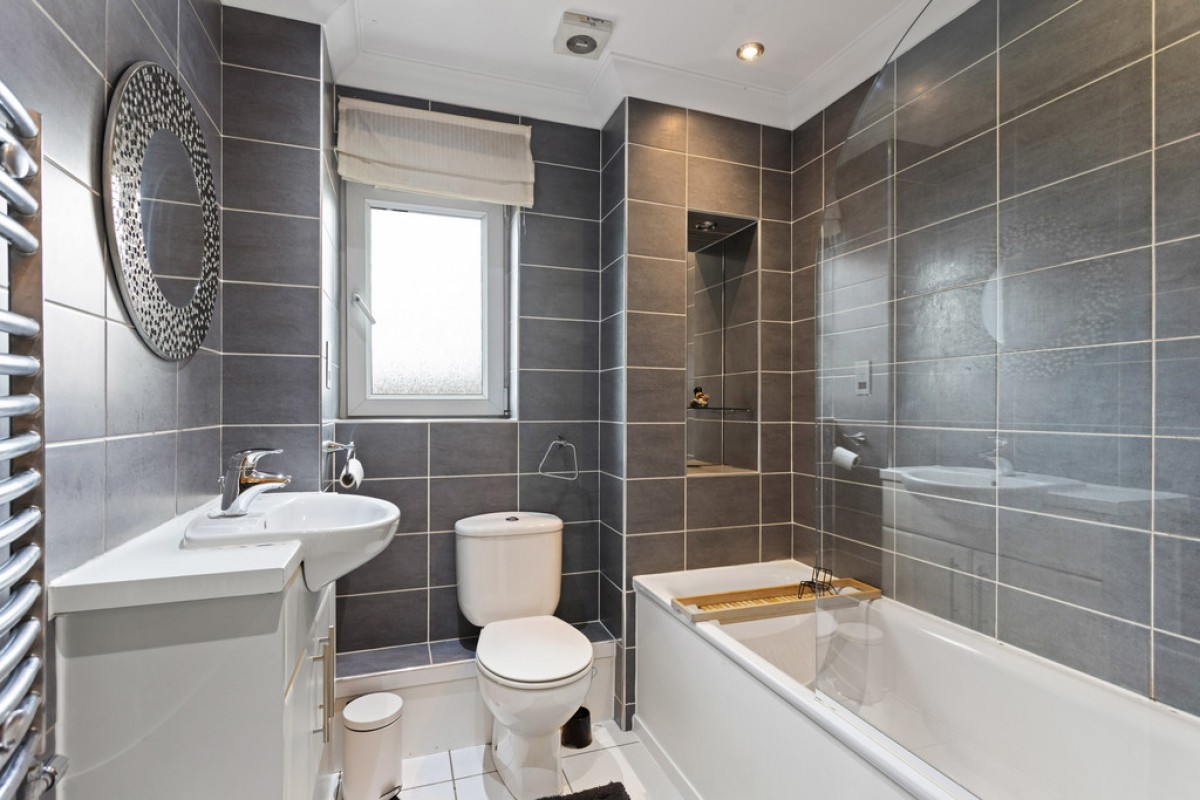 Hawk Brae, Livingston