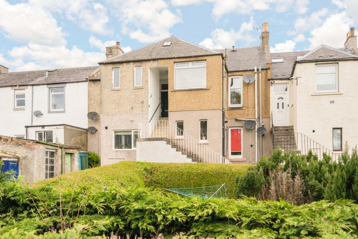 Alexander Street, Uphall