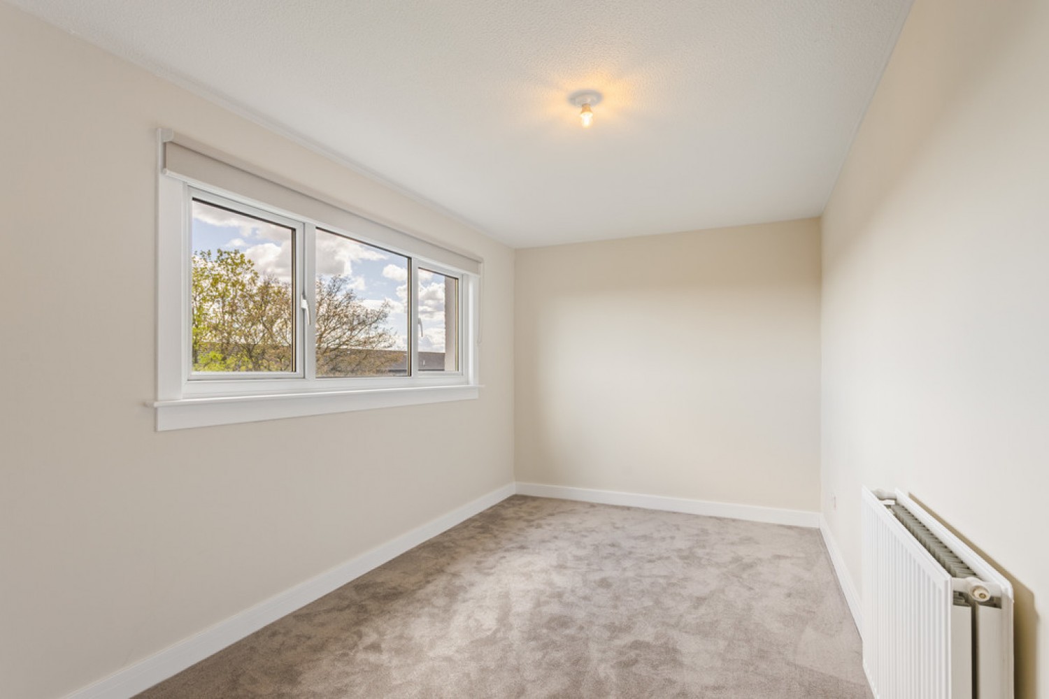 2 bedroom Flat for Letting Victoria Street, Craigshill, Livingston