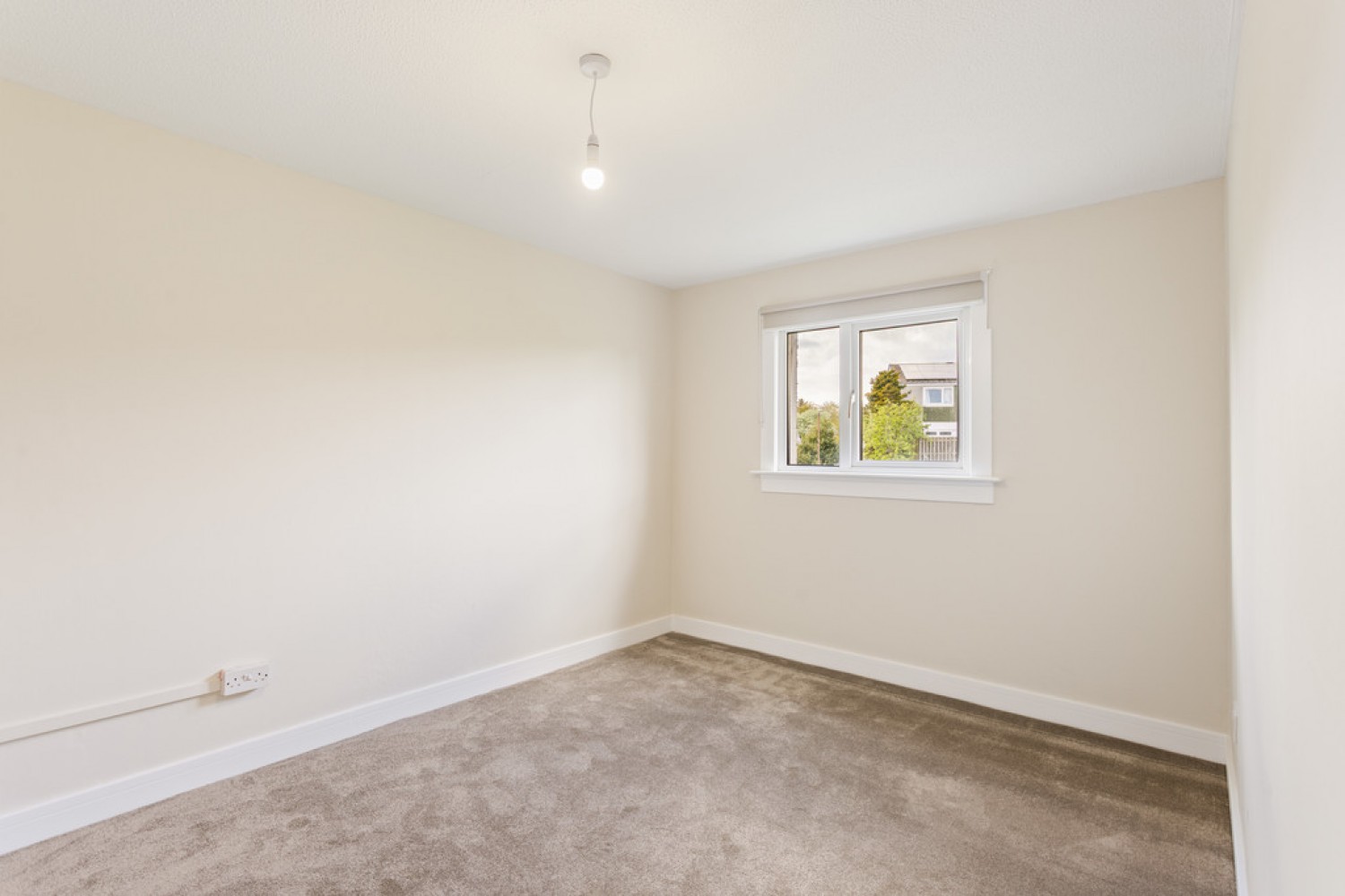 2 bedroom Flat for Letting Victoria Street, Craigshill, Livingston