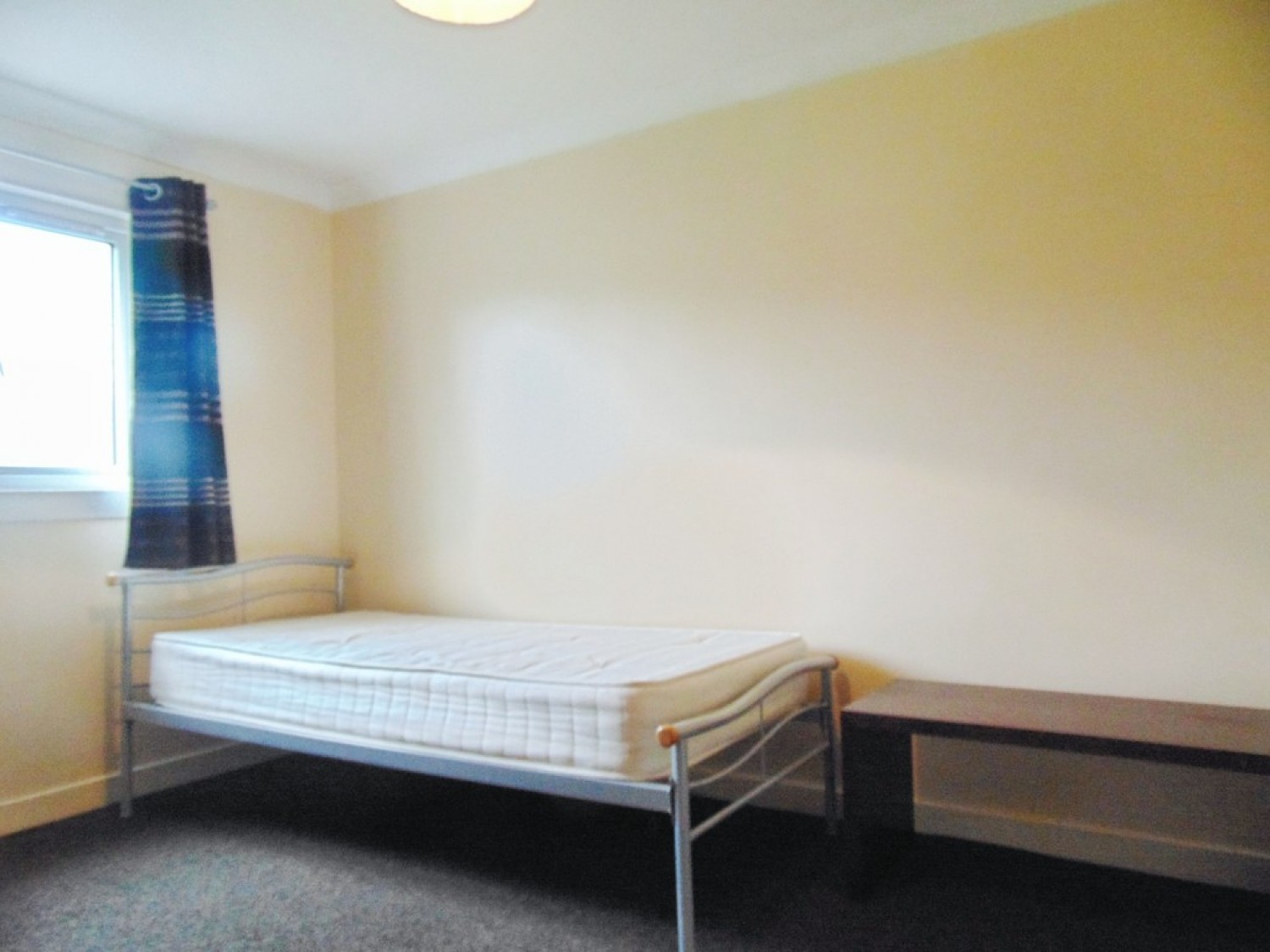 2 bedroom Flat for Letting Victoria Street, Craigshill, Livingston