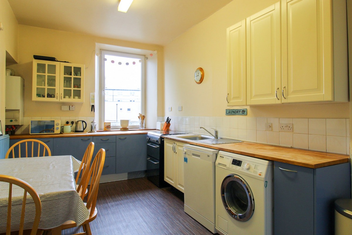 Summerfield Terrace, AB24