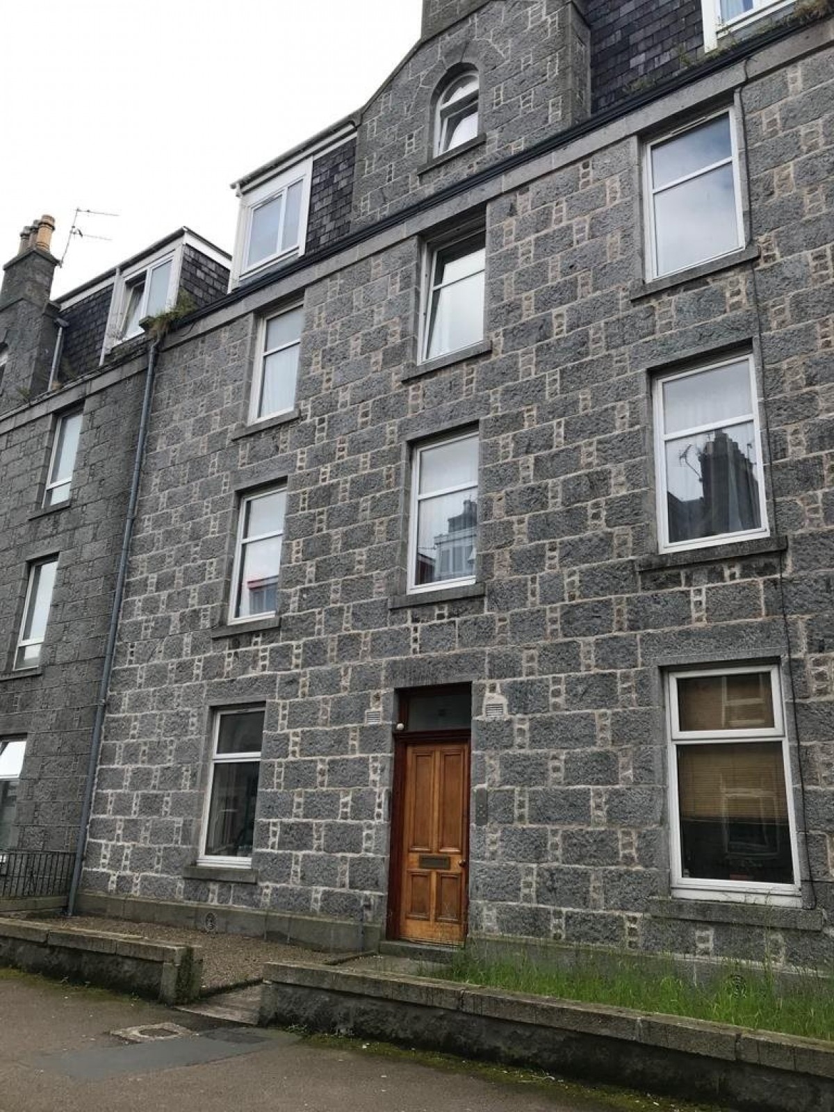 Summerfield Terrace, AB24