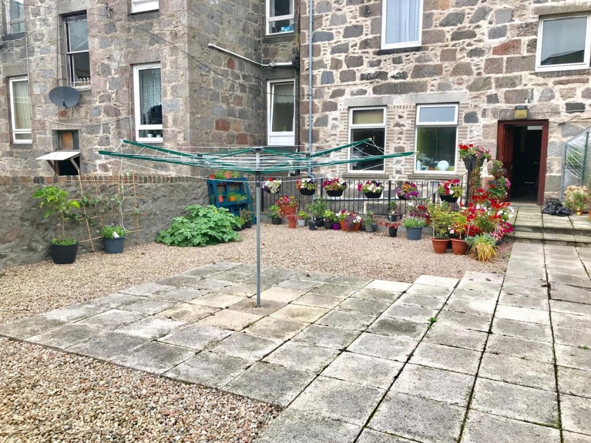 Summerfield Terrace, AB24