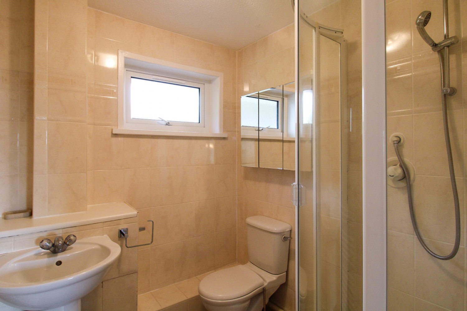 Cairnlee Avenue East, AB15