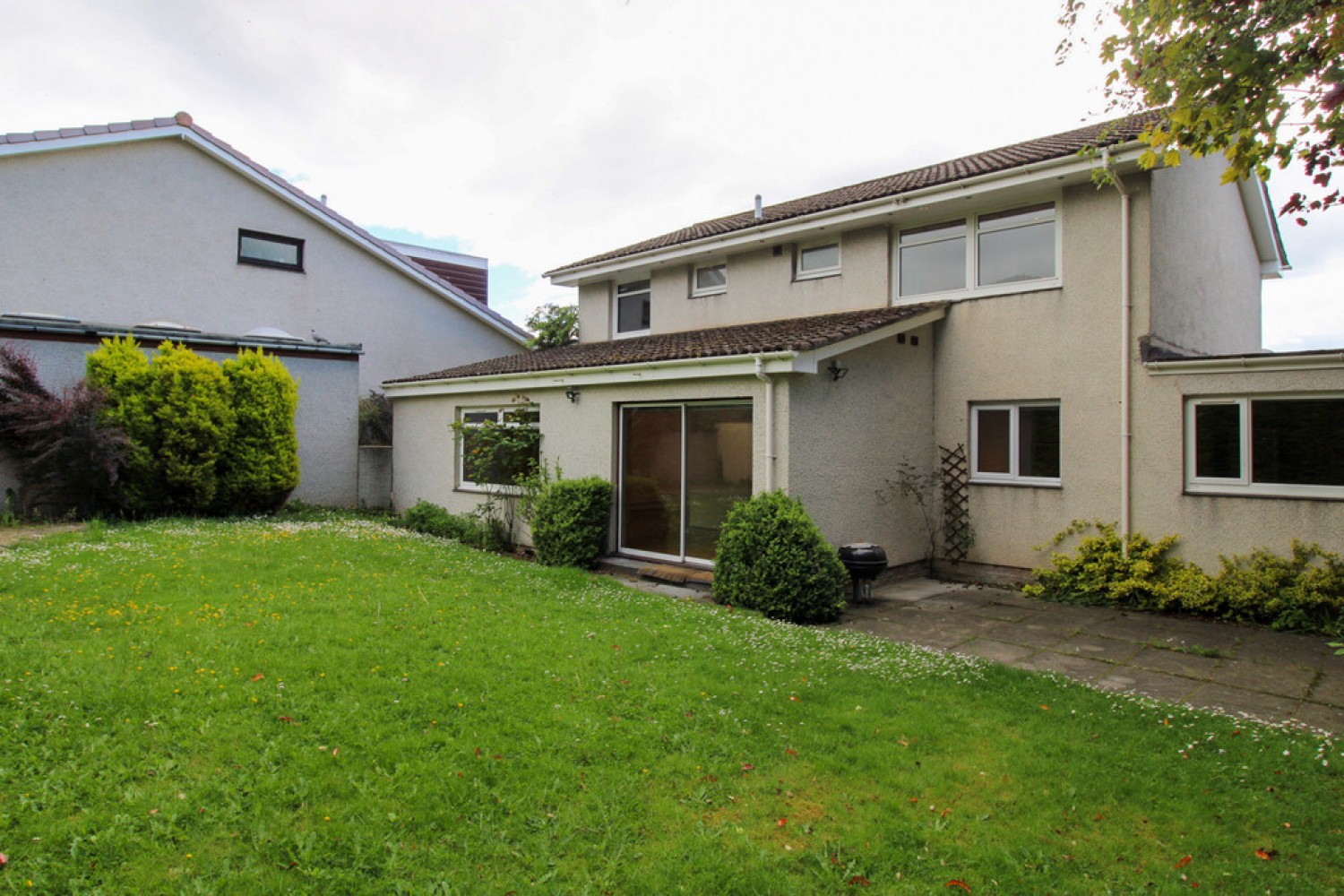 Cairnlee Avenue East, AB15