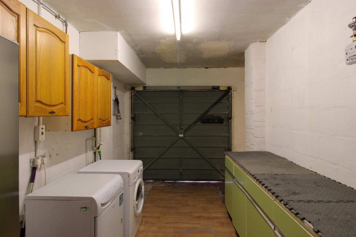 Cairnlee Avenue East, AB15