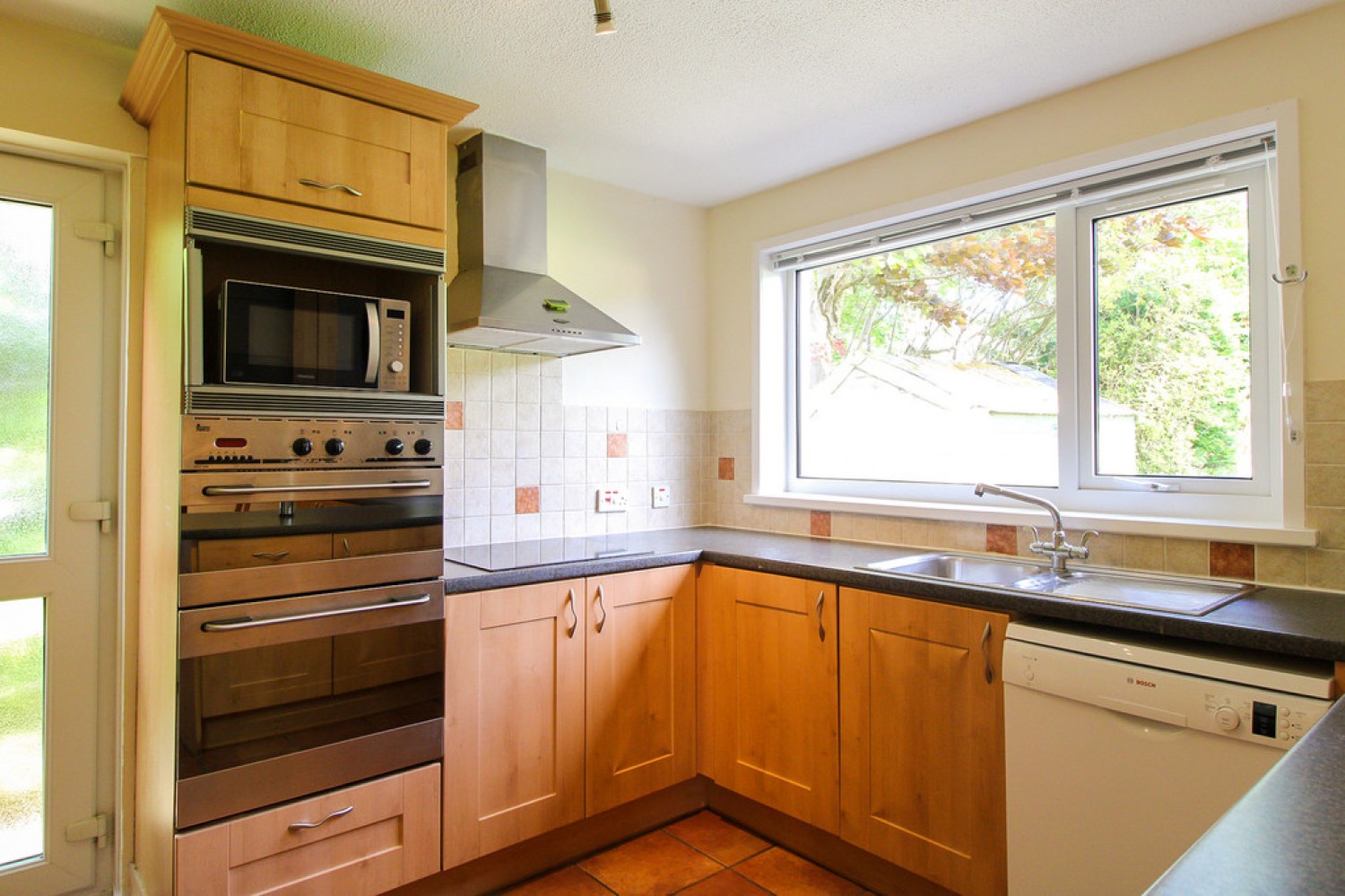 Cairnlee Avenue East, AB15