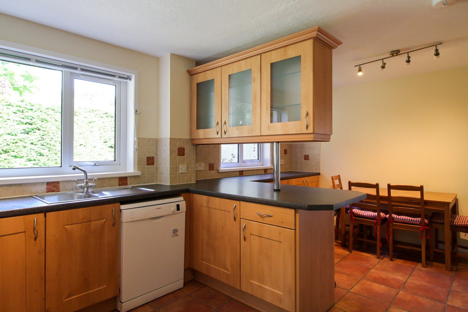 Cairnlee Avenue East, AB15