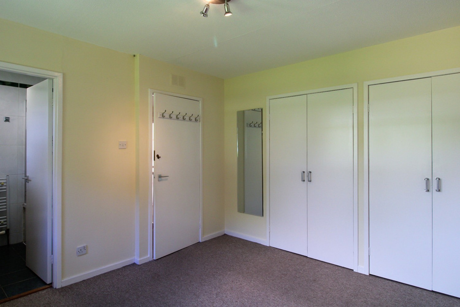 Cairnlee Avenue East, AB15