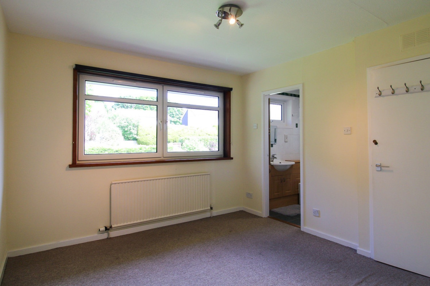Cairnlee Avenue East, AB15